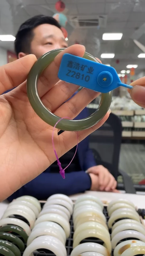 未镶嵌手镯和田玉手镯 Z2810圈口56