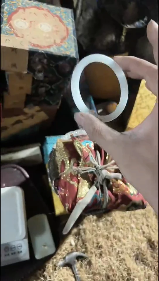 香榧木（1个白色镯子）