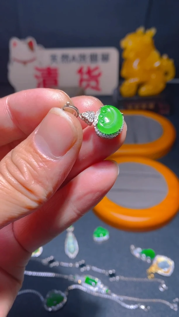 【闪购商品】翡翠耳饰未镶嵌翡翠