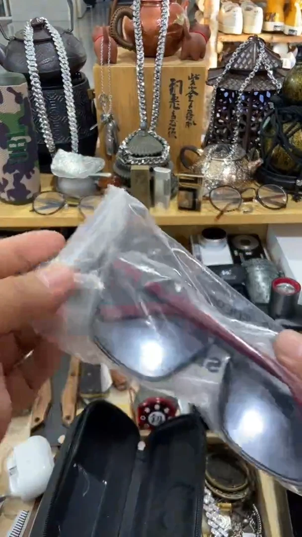 瓷片闪购商品  如图所示