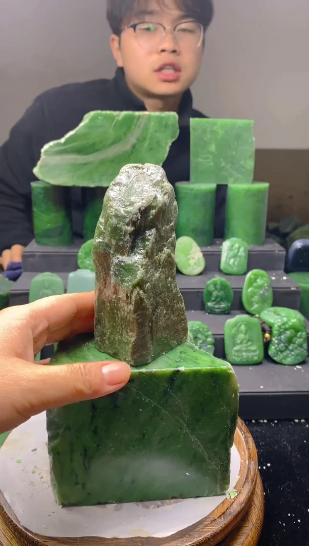 未镶嵌和田玉（碧玉）珠宝半成品1