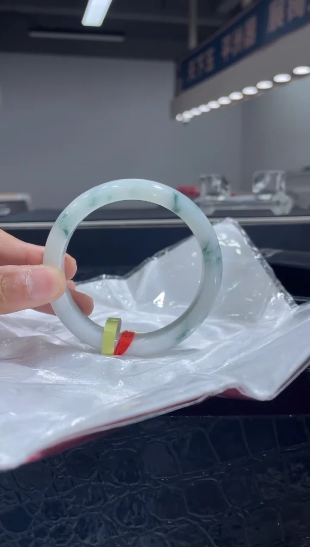 未镶嵌手镯翡翠3