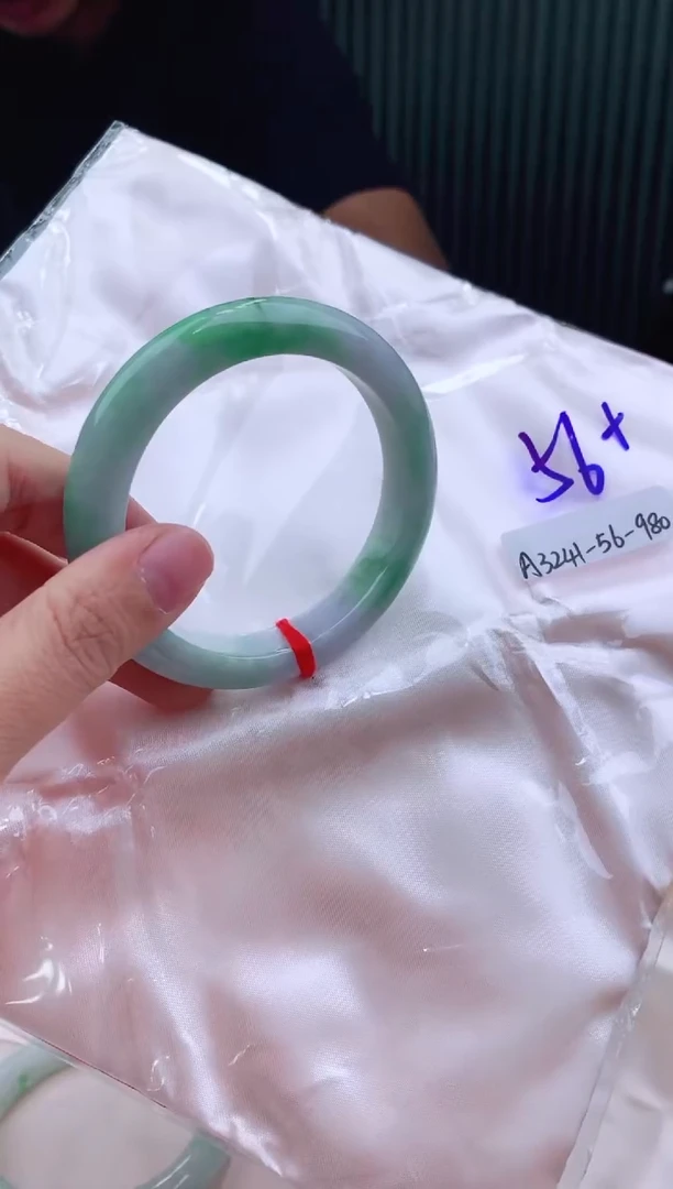 未镶嵌手镯翡翠56