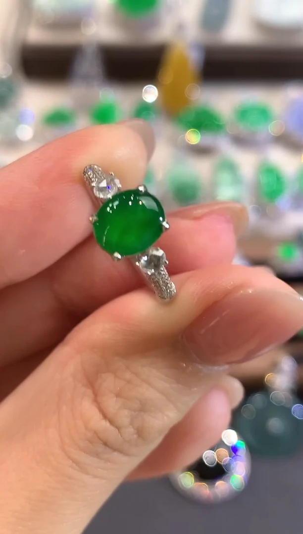 18K金镶嵌戒指翡翠w33