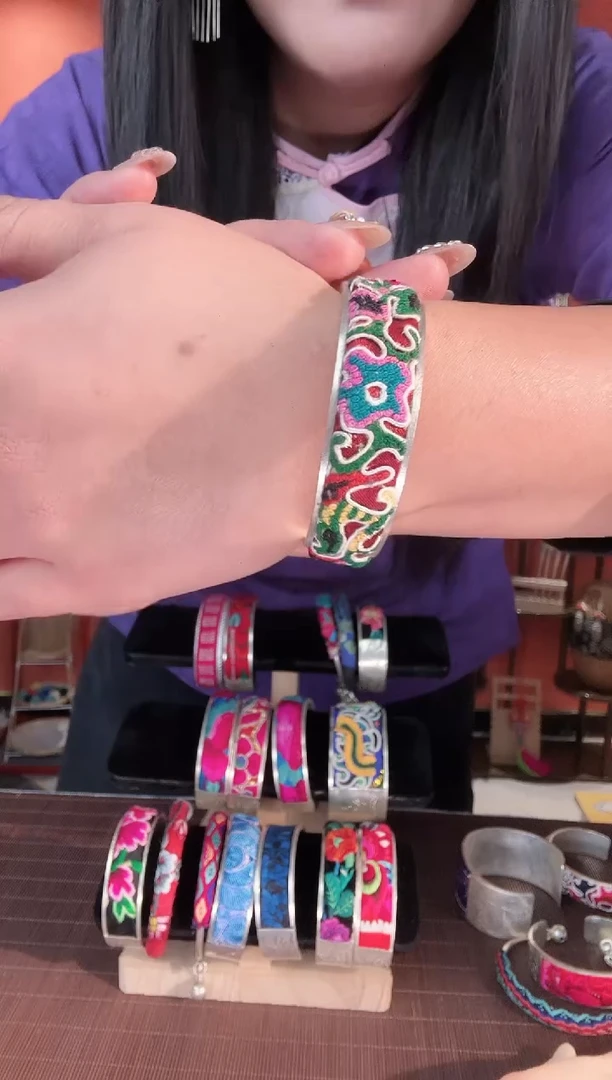 织绣手工苗绣刺绣首饰54