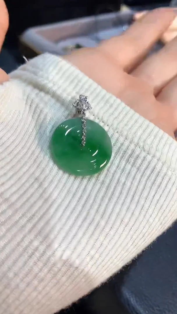 吊坠(不含链)18K金镶嵌翡翠吊坠
