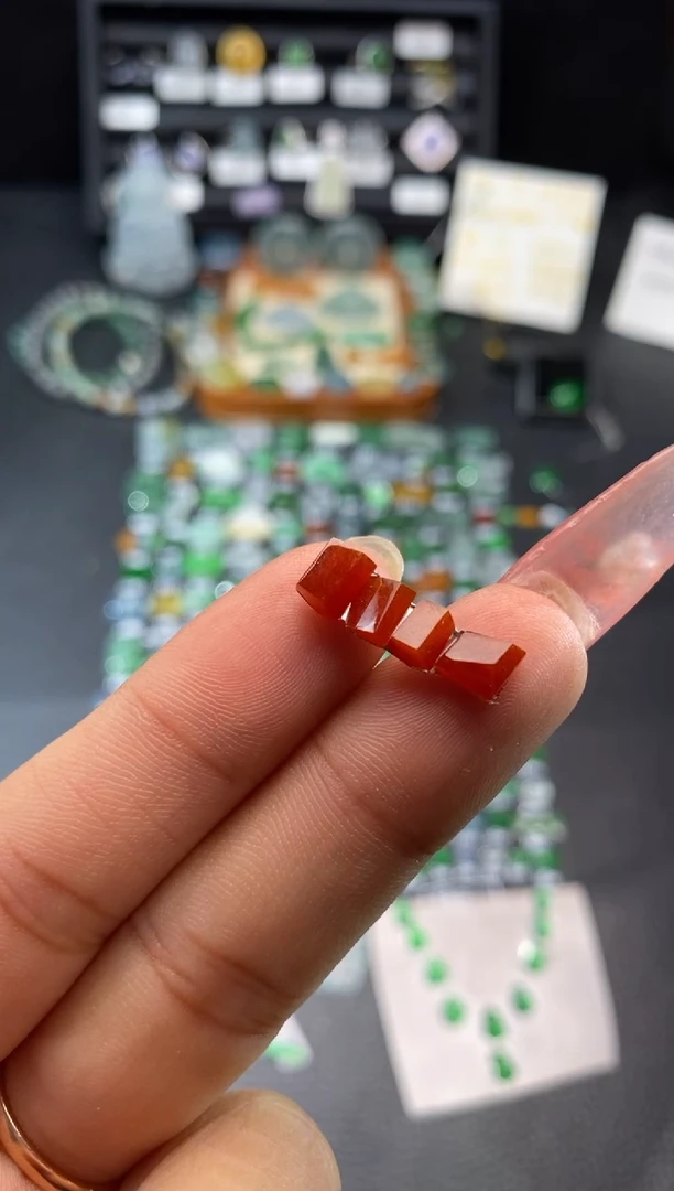 【闪购商品】翡翠挂件未镶嵌切割