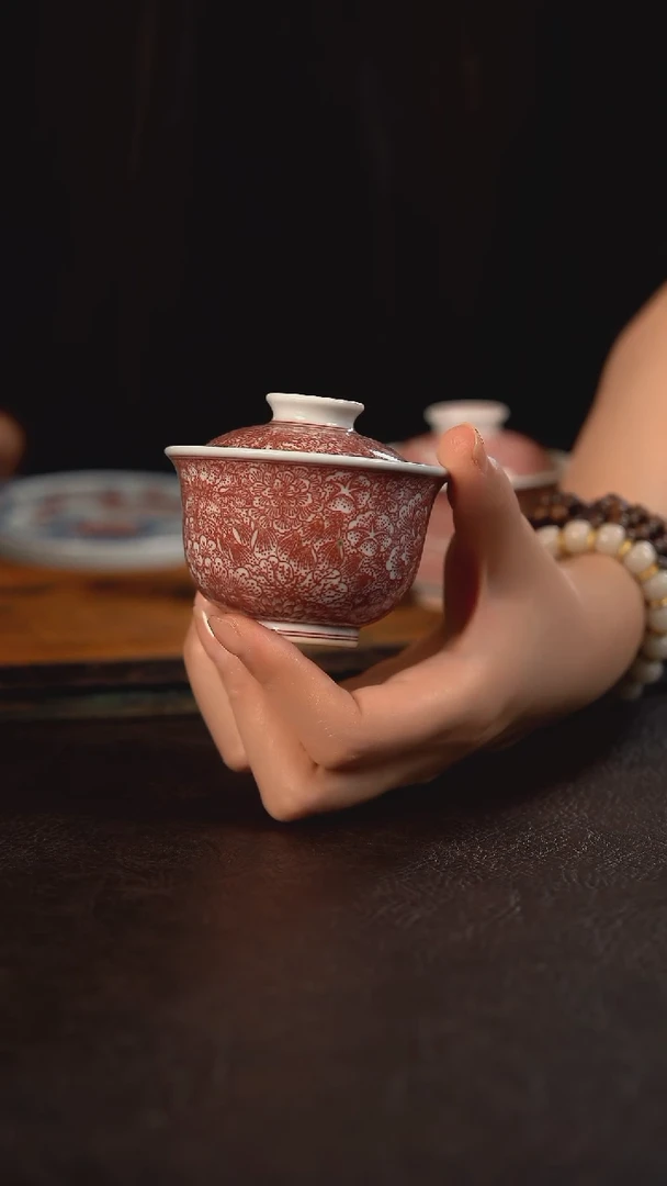 贵红窑釉里红万花小元宝盖碗