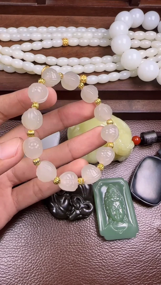 未镶嵌和田玉挂件手串