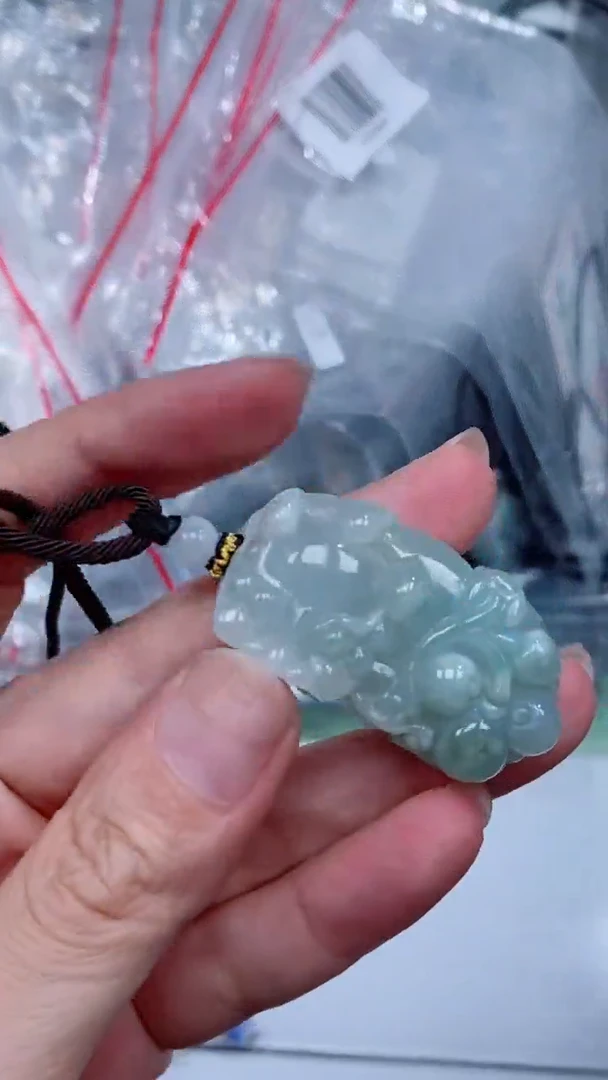 颈饰未镶嵌翡翠吊坠
