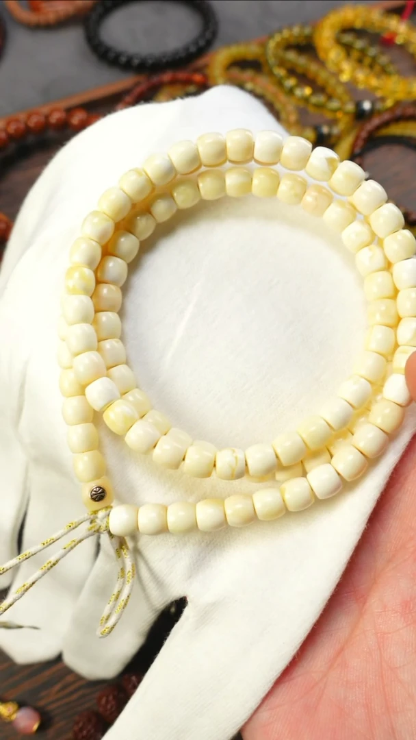 【闪购商品】蜜蜡手链未镶嵌2516/6.4mm黑金108