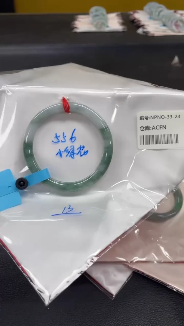 未镶嵌手镯翡翠翡翠手镯