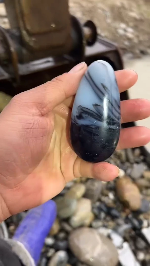 颈饰未镶嵌和田玉（糖玉）1