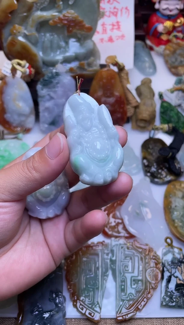 颈饰未镶嵌翡翠济公