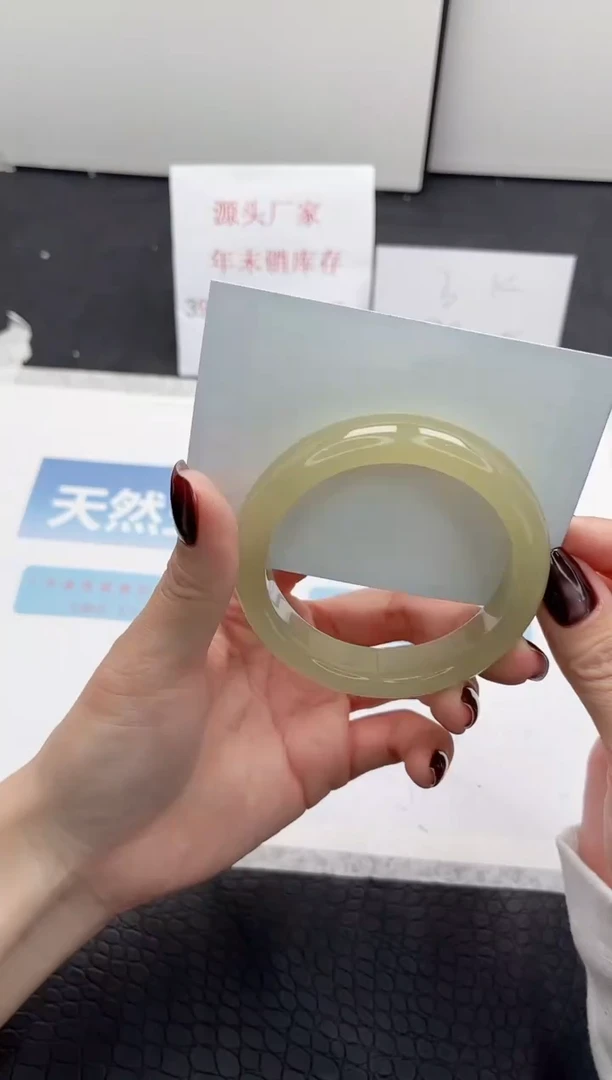 【闪购商品】石英质玉手镯未镶嵌Q113-56