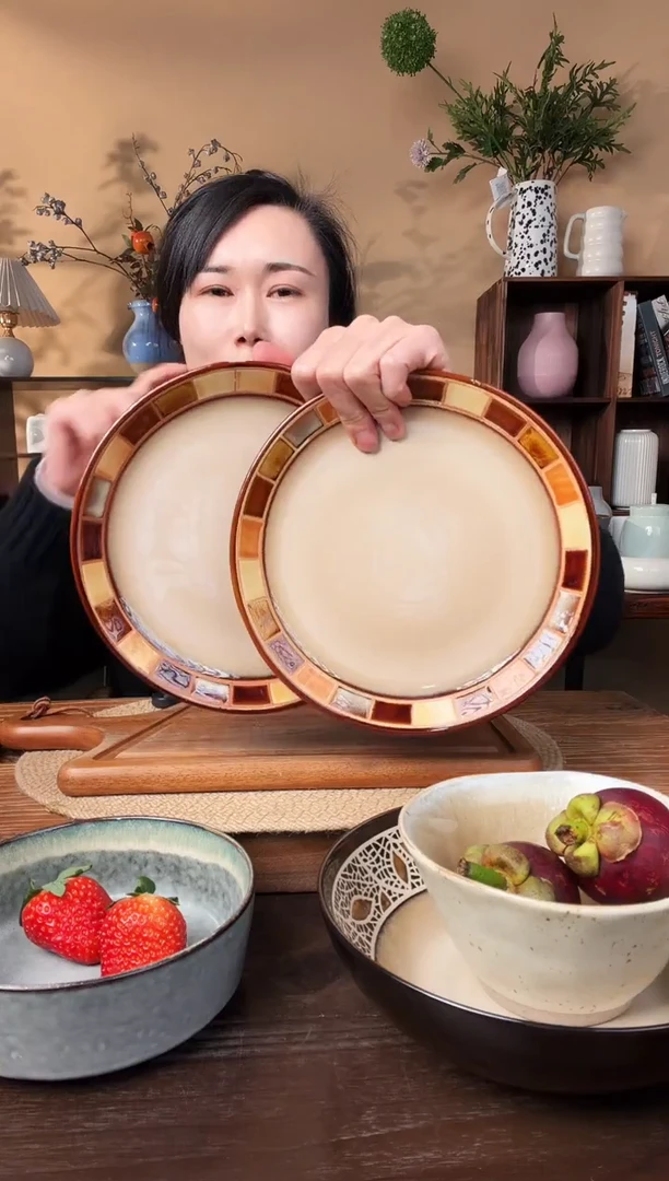 8.5英寸格子小盘2只微瑕