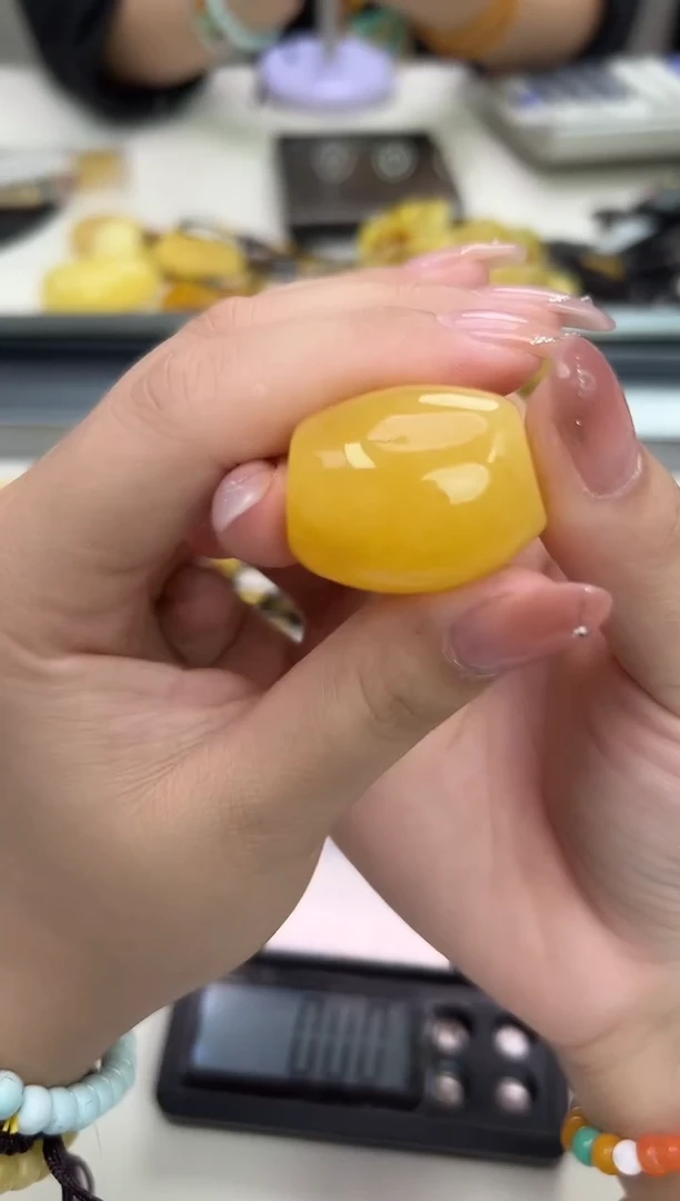 裸石琥珀未镶嵌琥珀蜜蜡吊坠