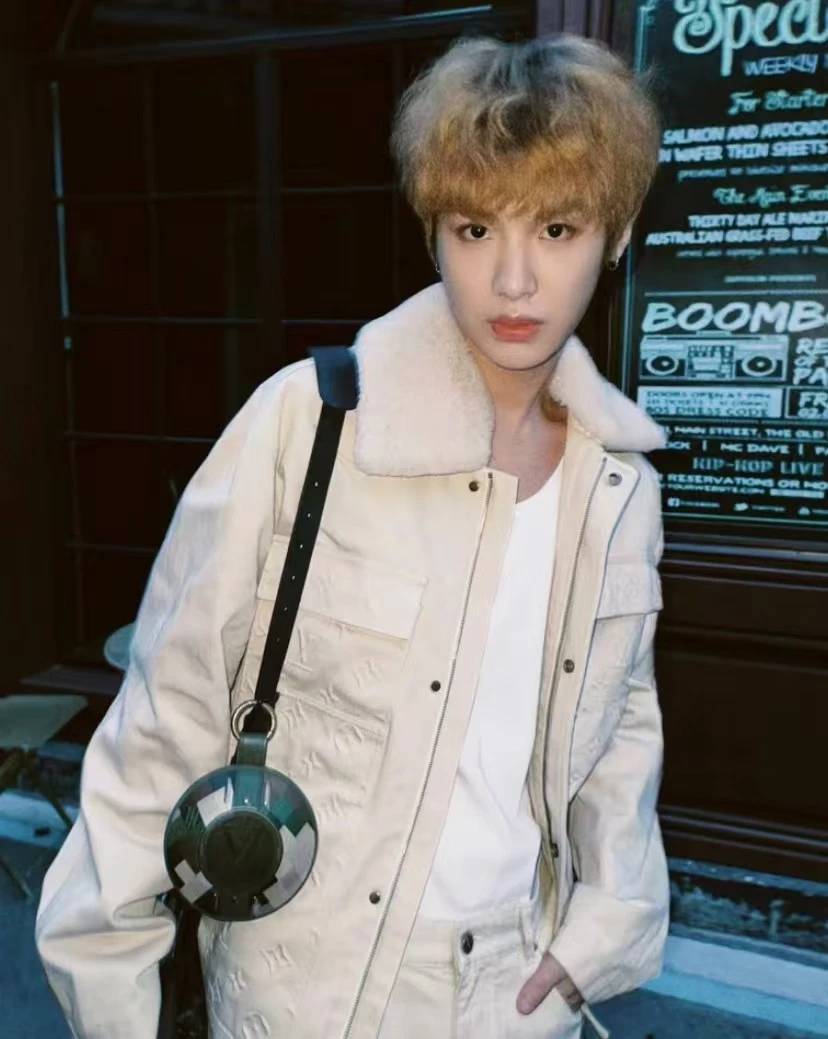 全新未使用 LouisVuitton/路易威登 老花满印外套/J11944