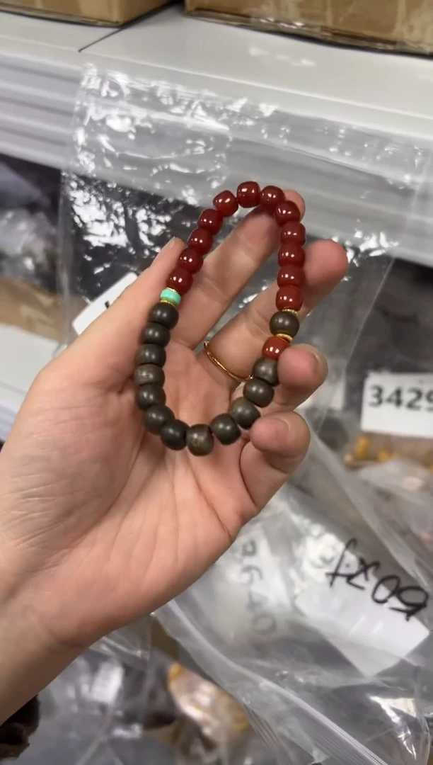 【闪购商品】檀香木手串未镶嵌柿子红玛瑙奇楠款手链[3400]