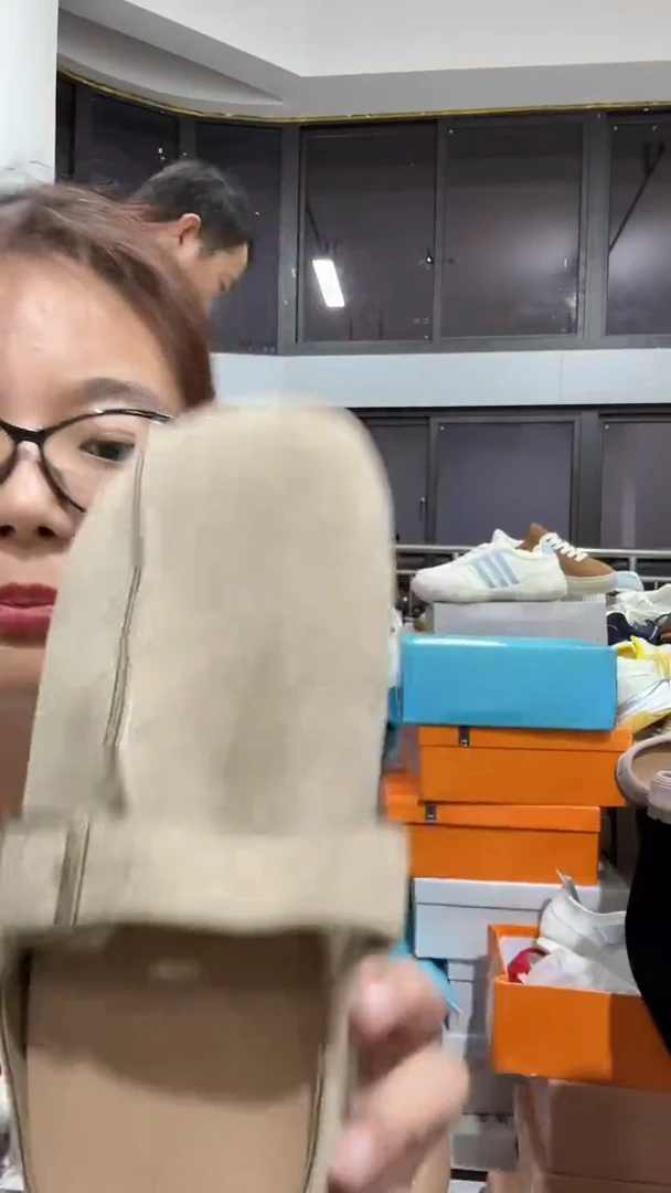 小**志驼色厚底博肯半包36
