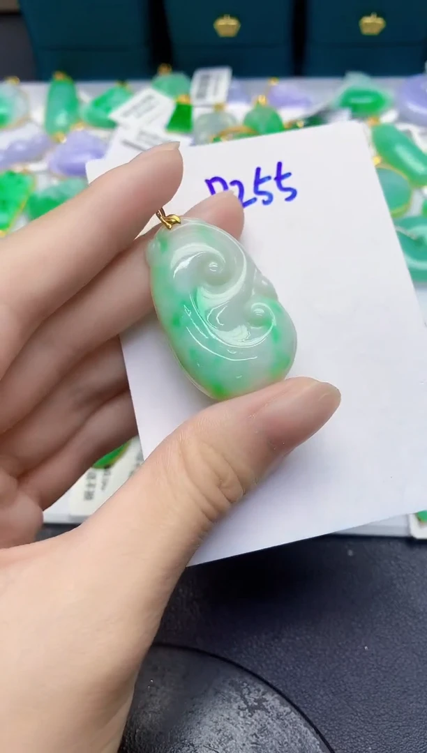 翡翠18K金镶嵌颈饰000000000