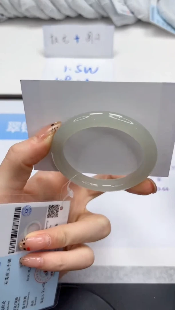 未镶嵌手镯石英质玉V261-50.9