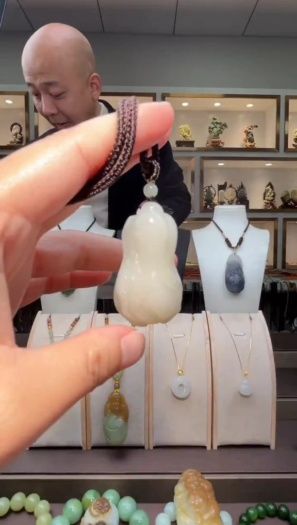 颈饰未镶嵌和田玉苏