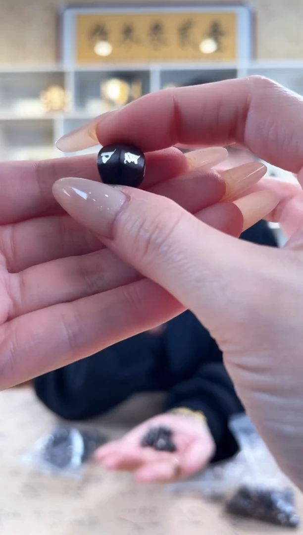 檀香紫檀（小叶紫檀）1.5 六子真言单颗