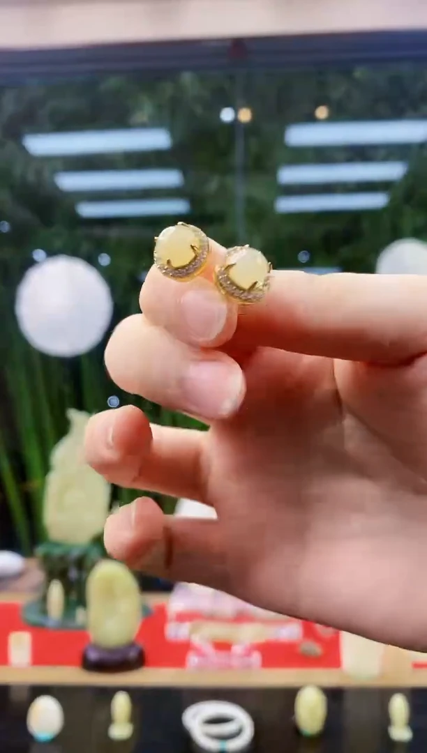 银S925镶嵌和田玉挂件闪购甘黄耳坠约6mm