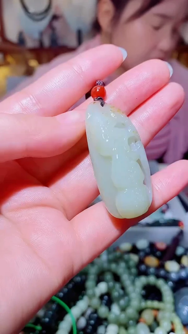 和田玉未镶嵌颈饰1