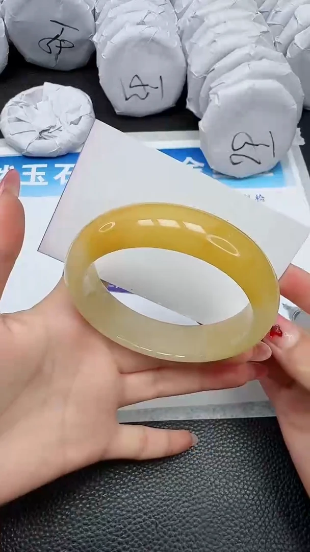 【闪购商品】石英质玉手镯未镶嵌378