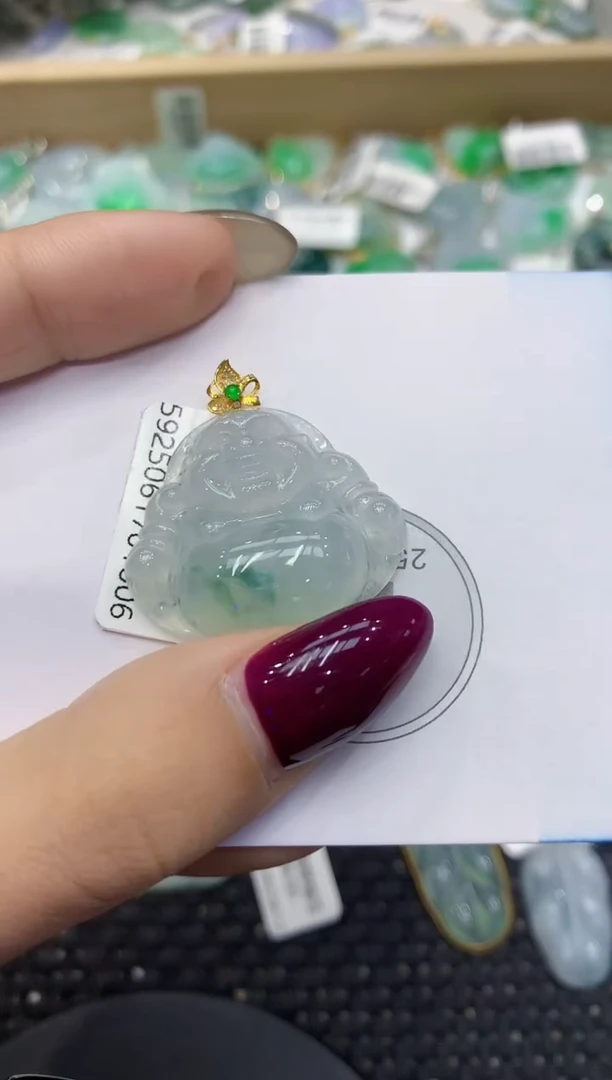 翡翠18K金镶嵌颈饰111111111111