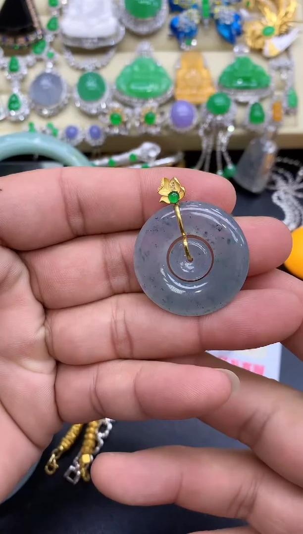 颈饰18K金镶嵌翡翠47-中国好珍宝