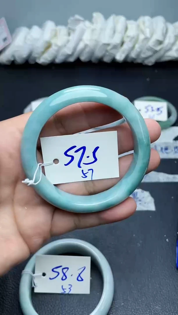 未镶嵌手镯翡翠57