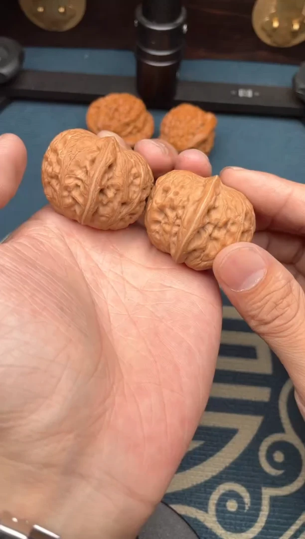 文玩核桃吊坠元宝全品39