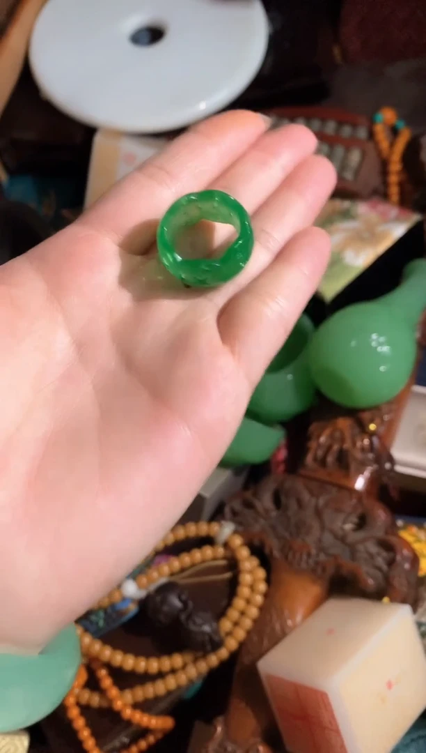 翡翠戒指未镶嵌永玉阁精品专属摆件