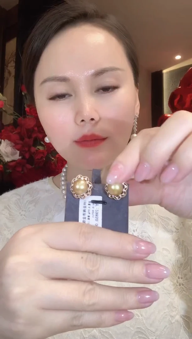 18K金镶嵌耳饰海水珍珠D102