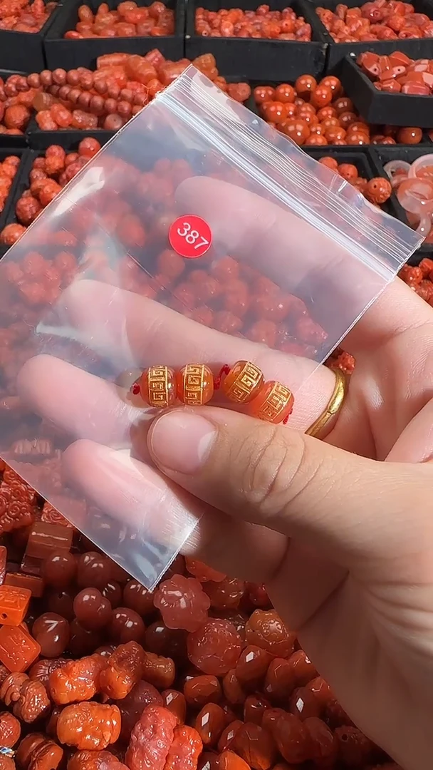 颈饰未镶嵌南红玛瑙1