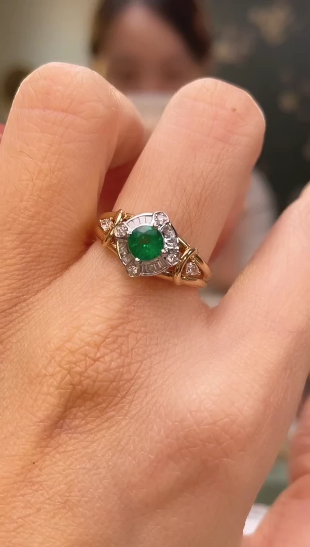 18K金镶嵌戒指祖母绿阿富汗主石：：0.41ct