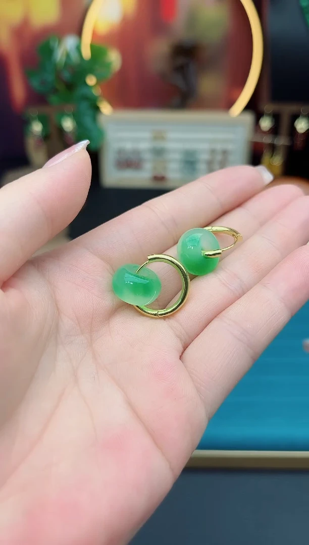 石英质玉（非洲翠）未镶嵌耳饰538000