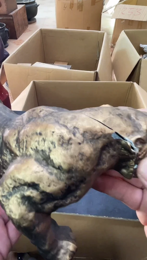 金属瑕疵如图所示 阁集工艺品