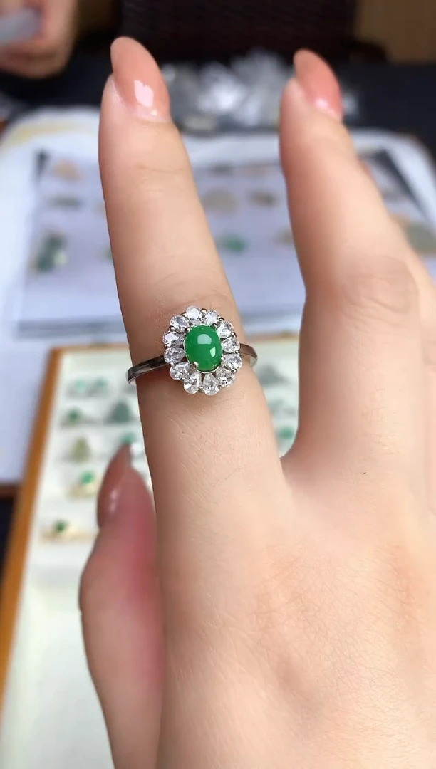 颈饰银S925镶嵌翡翠25111401