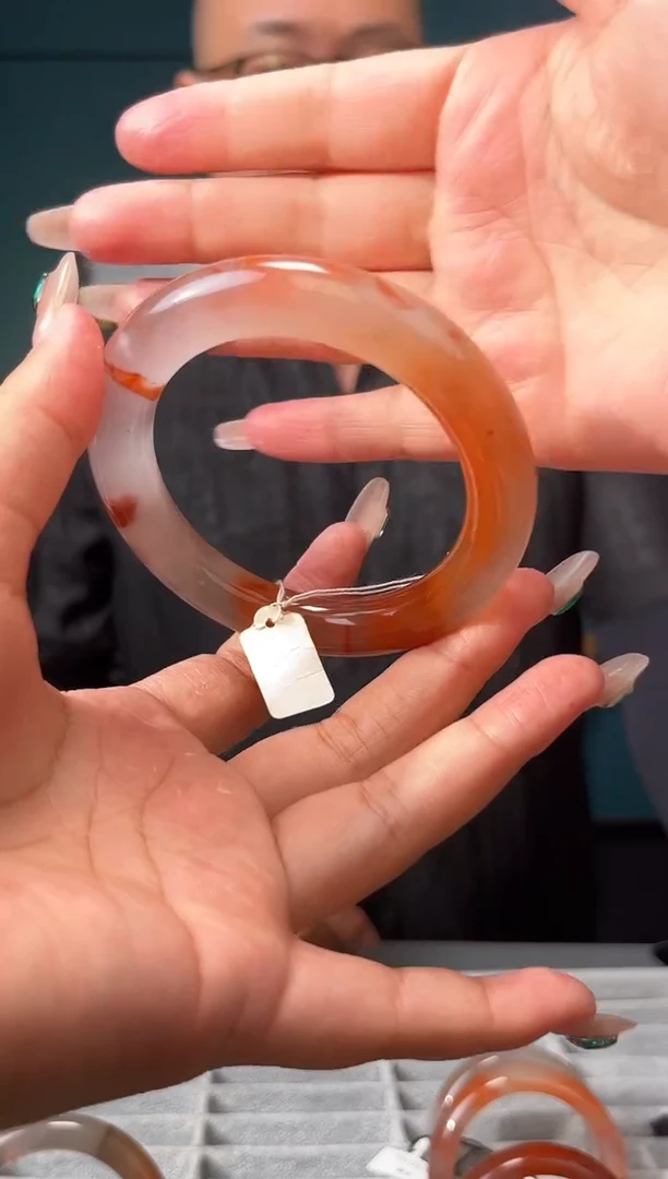 南红玛瑙未镶嵌颈饰58