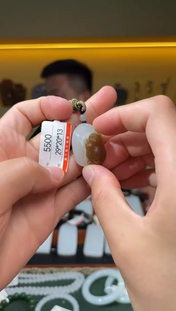 和田玉未镶嵌颈饰1