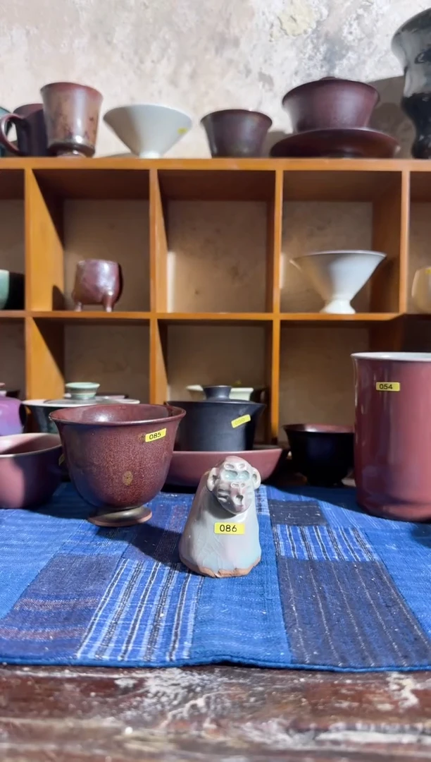 【闪购商品】泥塑086号 青釉手捏达摩猴子