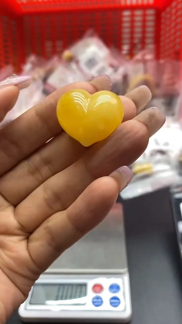 琥珀未镶嵌珠宝奇石330