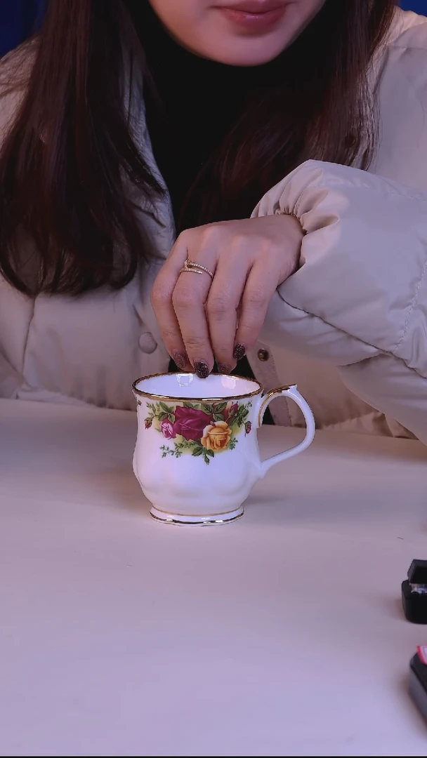 每天早上六点（老镇玫瑰 马克 无盒）