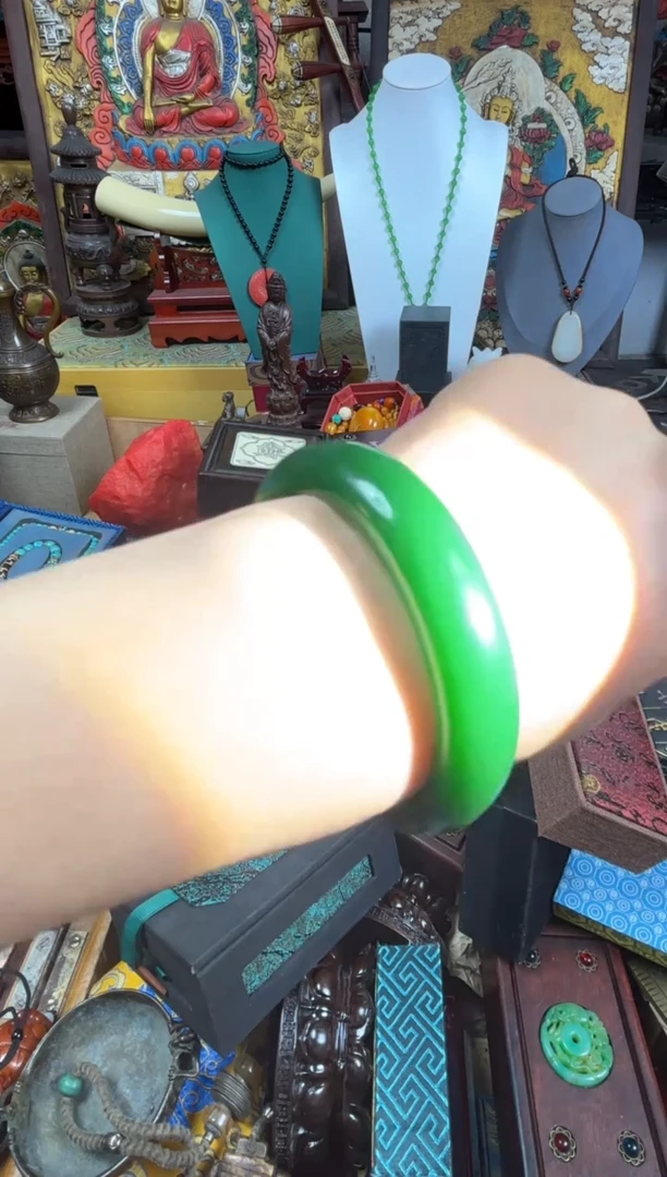 未镶嵌手镯和田玉（碧玉）76867878678678668787687