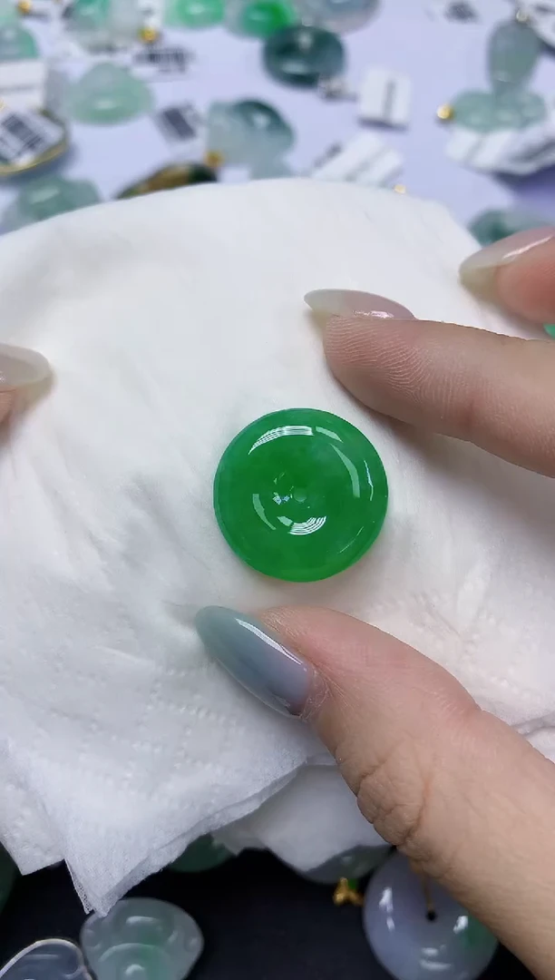翡翠未镶嵌颈饰天然缅甸翡翠A货