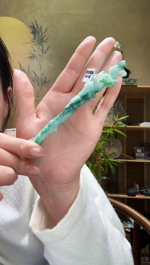 颈饰未镶嵌翡翠发詹